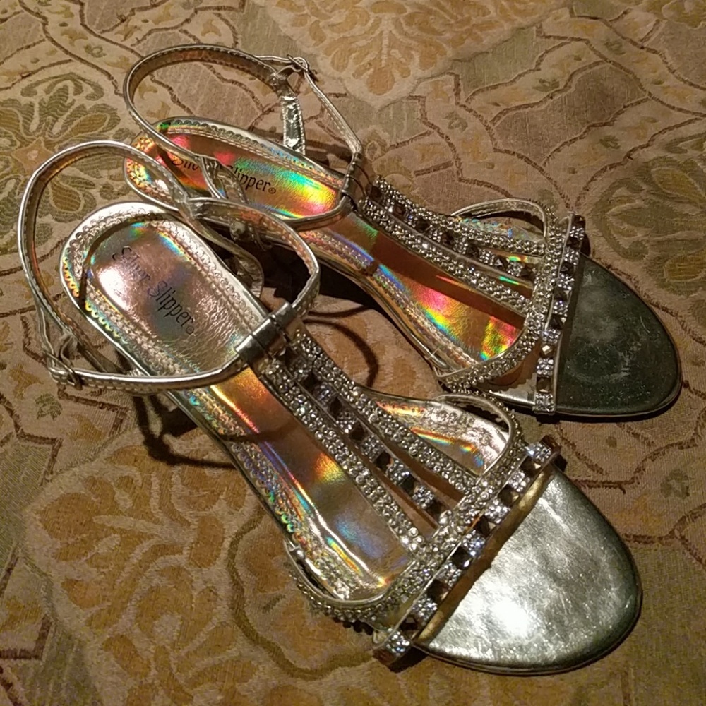 Gold dressy shoes